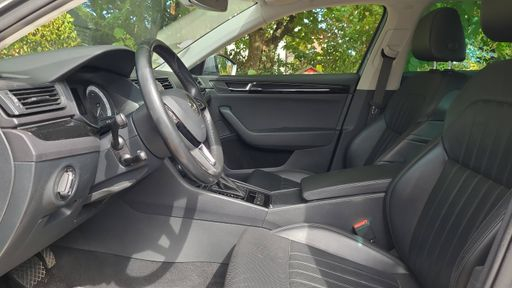 Skoda Superb 1.8 TSI 180 DSG7 - Laurin & Klement – 2016 – 149981 km – Essence – Boîte Automatique — photo 16