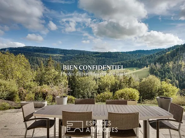 Grande propriété style ferme comtoise aux portes de la Suisse