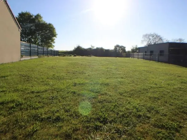 Terrain constructible 718 m²