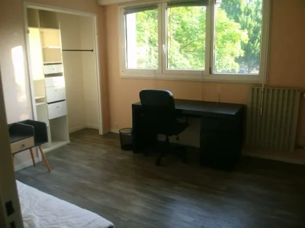 Chambre 1 pièce 24 m²