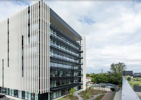 Bureau 307 m²
