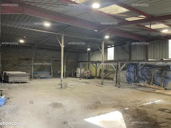 Bureaux 1 100 m²