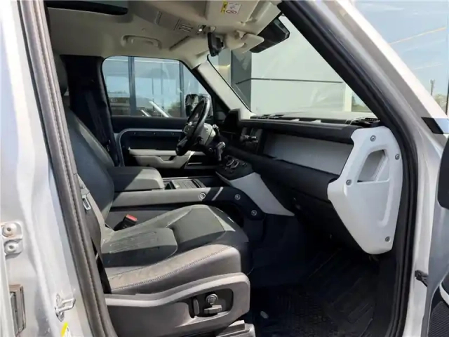 Land Rover Defender 110 d240 bva8 — photo 9