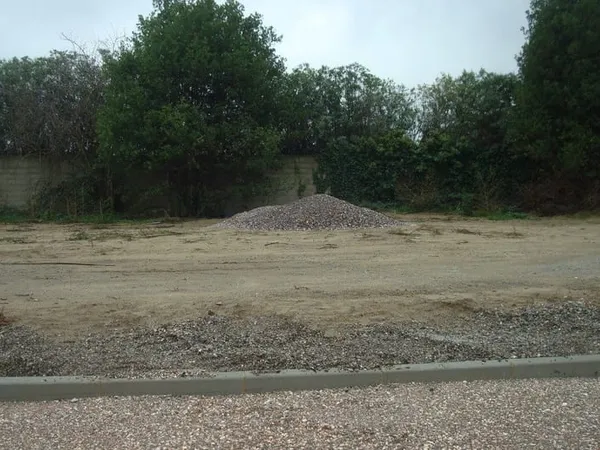 Terrain 272 m²
