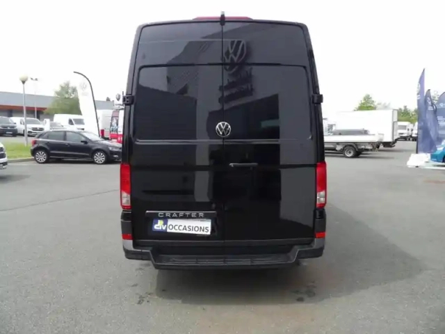 Volkswagen Crafter fg 35 l3h3 2.0 tdi 177ch business traction bva8 — photo 4