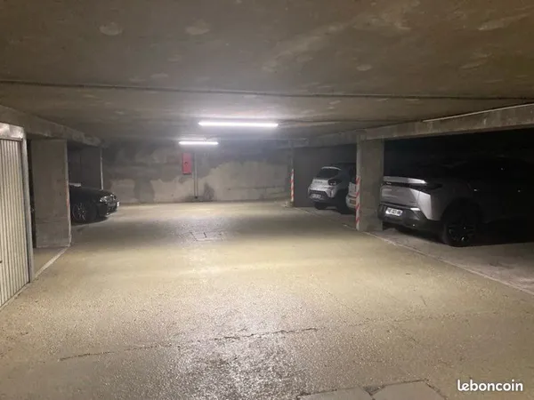 Place de parking (proche Père Lachaise)