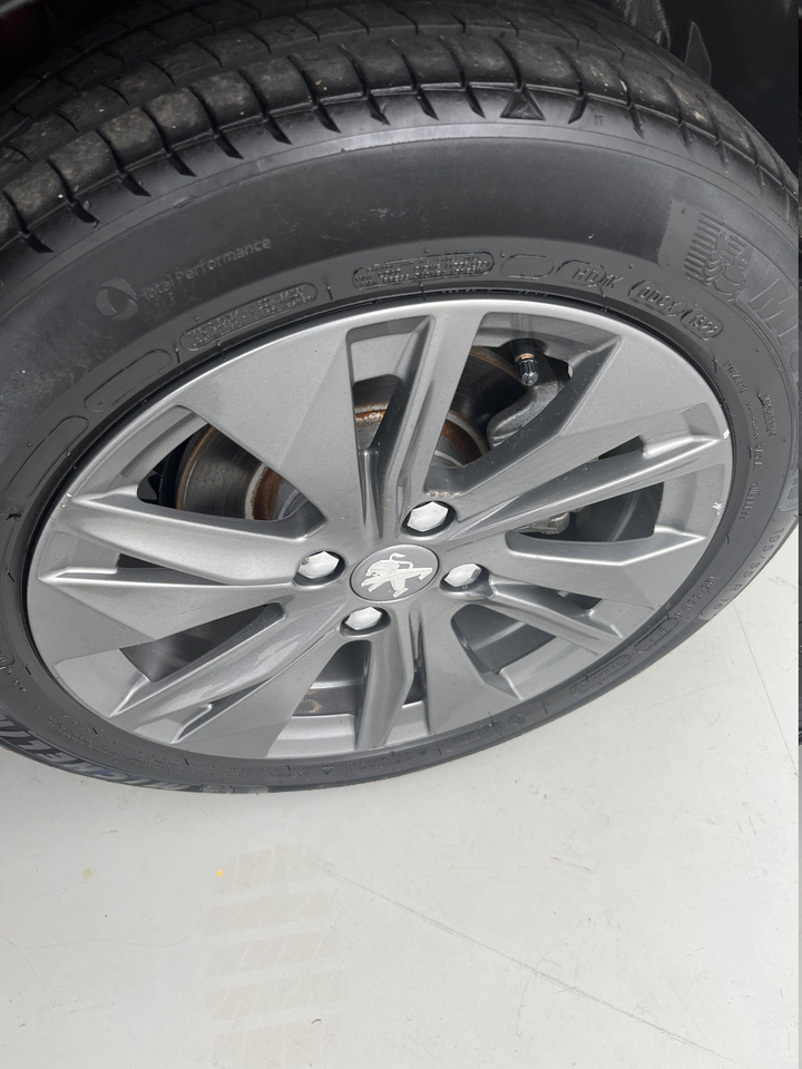 Peugeot 208 — photo 43