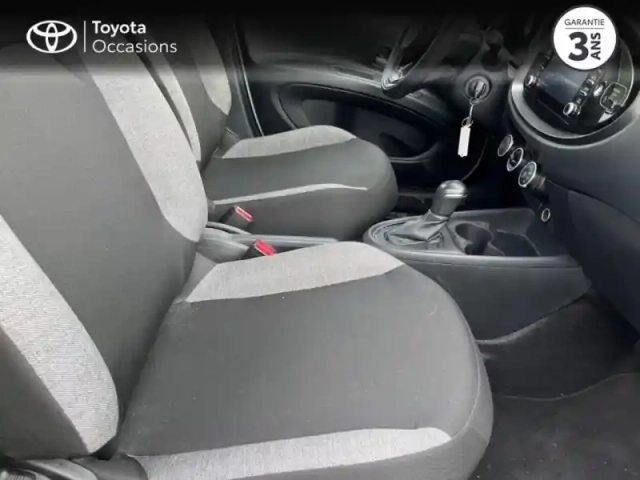 Toyota Aygo x 1.0 vvt-i 72ch dynamic s-cvt — photo 6