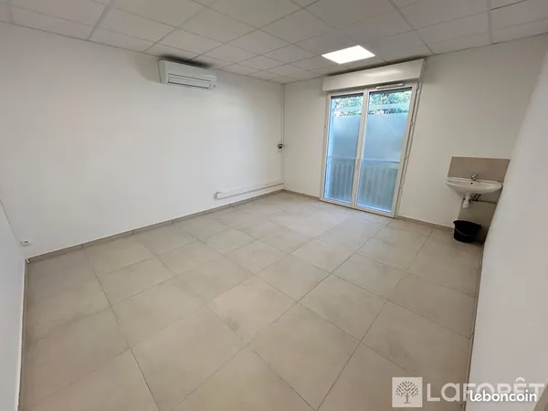 Bureaux 14 m² MARIGNANE