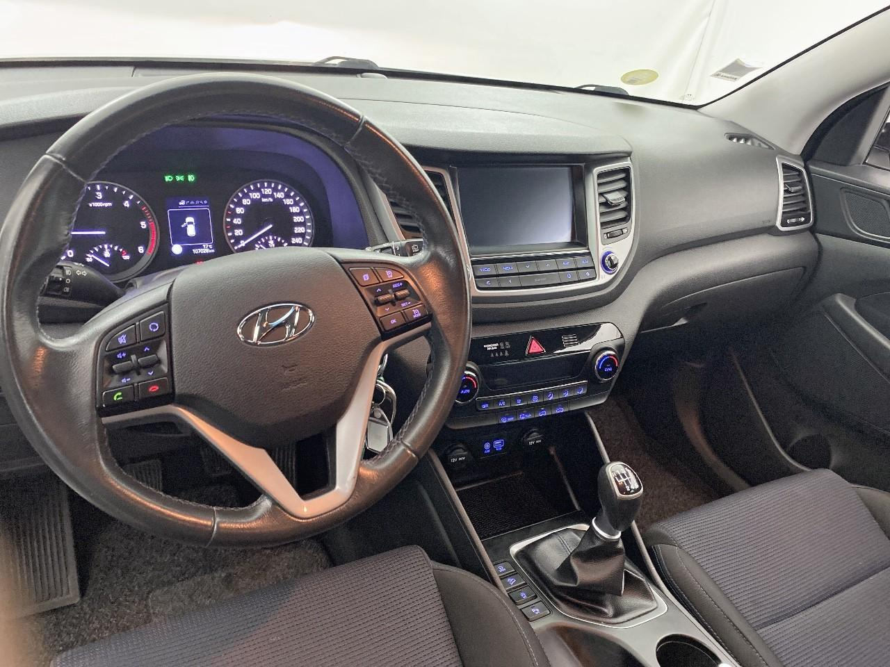 Hyundai Tucson 1.7 crdi 115 2wd business — photo 9