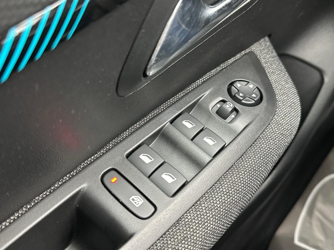 Peugeot 208 puretech 100 s&s bvm6 style — photo 15