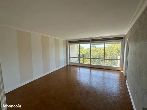 À vendre Magnifique appartement T4 de 76 m² avec 3 chambres, balcon et vue sur le parc Hébert-Sar