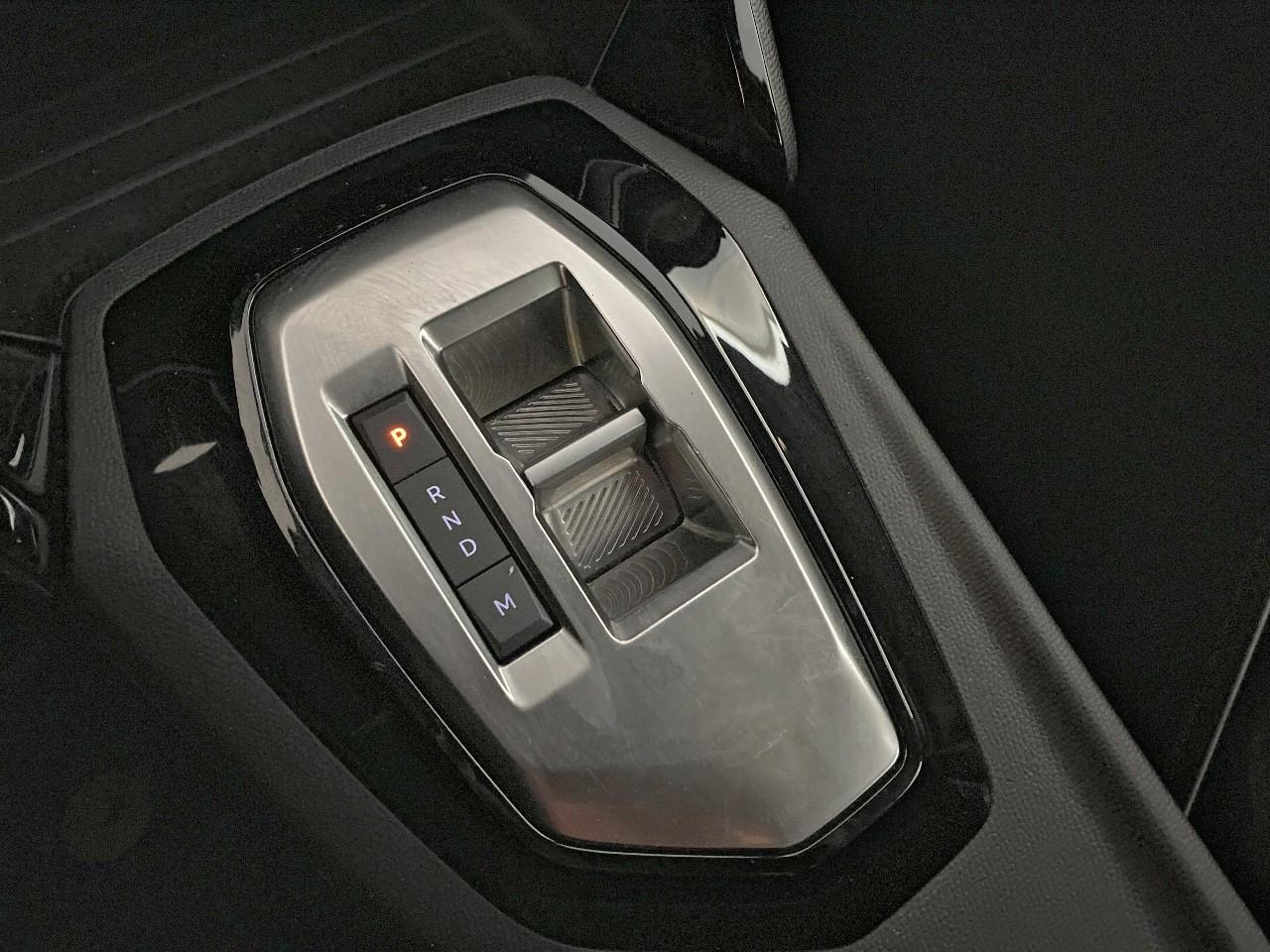 Peugeot 2008 hybrid 136 e-dcs6 style — photo 15
