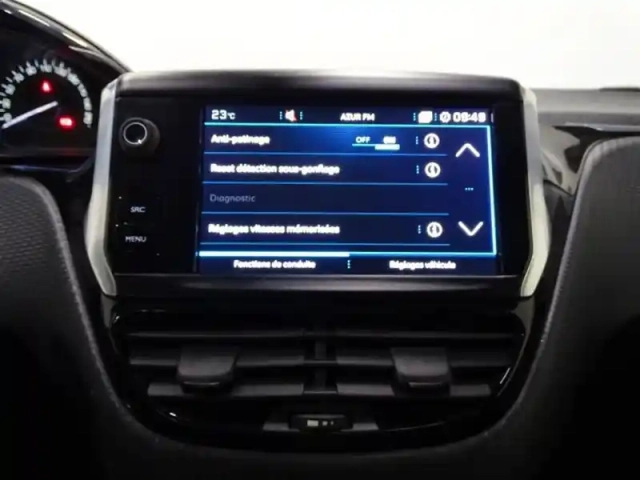 Peugeot 2008 1.2 puretech 110ch allure s&amp;s — photo 15