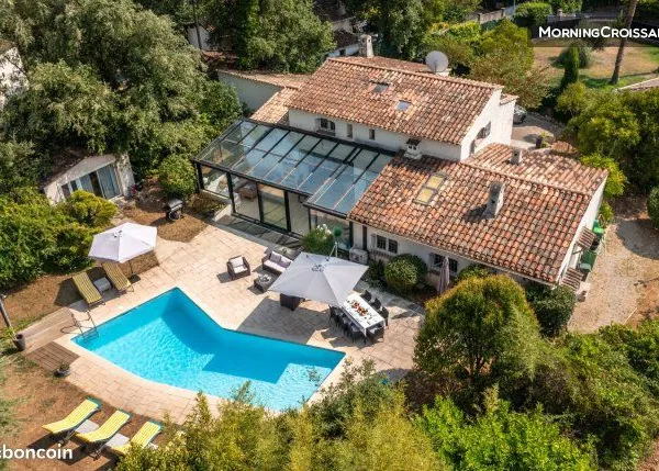 Villa 5 pièces 220 m²