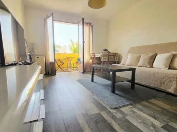 SAINT-RAPHAEL GRAND STUDIO AVEC BALCON ET CAVE