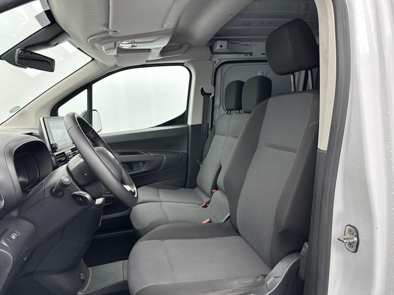 Fiat Doblo -e fourgon m 800kg electrique 100 kw batterie 50 k — photo 9