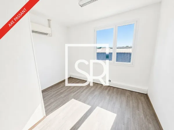 Local professionnel 250 m²