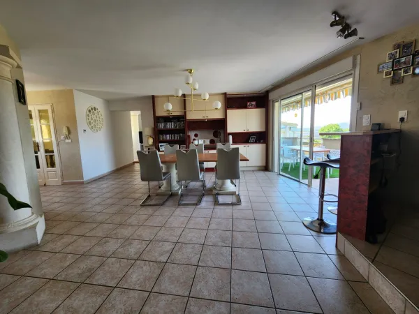 Appartement de Prestige aux Portes des Cévennes 7 pièces ALES (30)