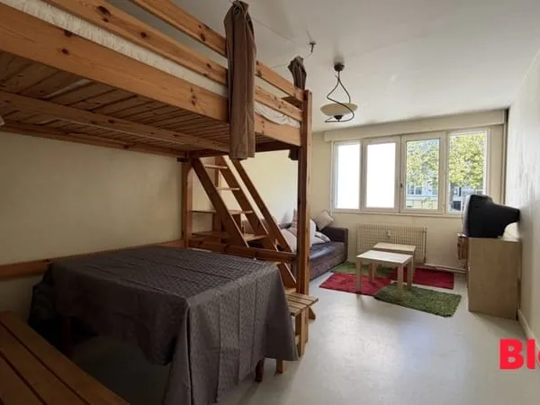 À LOUER - T1 BIS MEUBLÉ - 35,39M² - À RENNES - Avenue des Pays Bas - 570€ CC