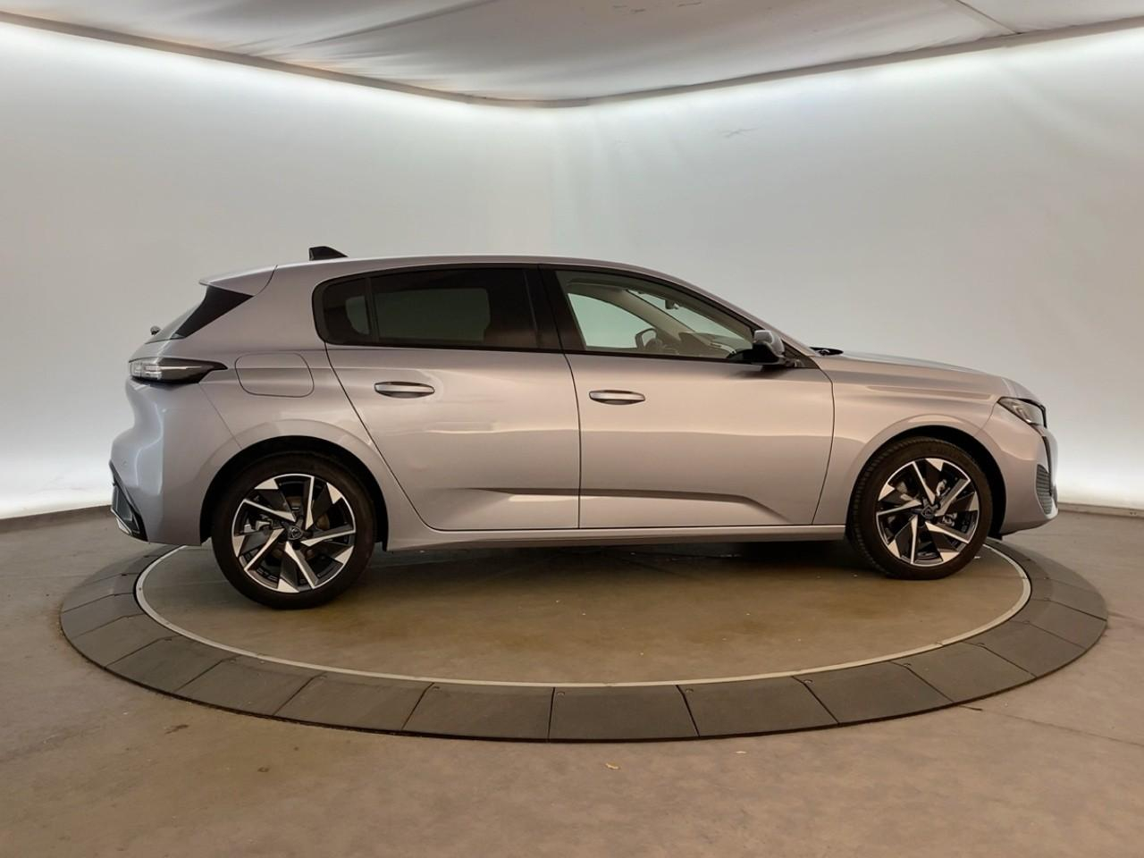 Peugeot 308 hybrid 145 e-dcs6 allure — photo 4