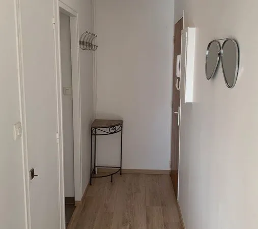 Location Studio Lumineux 29m2 TROYES CENTRE