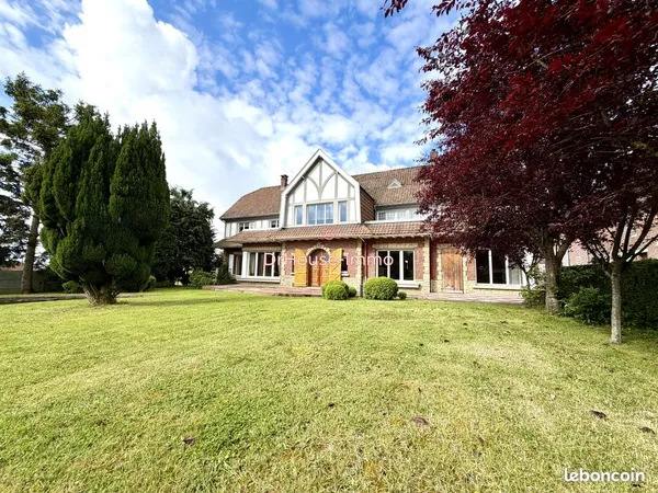 Maison 9 pièces 263 m²
