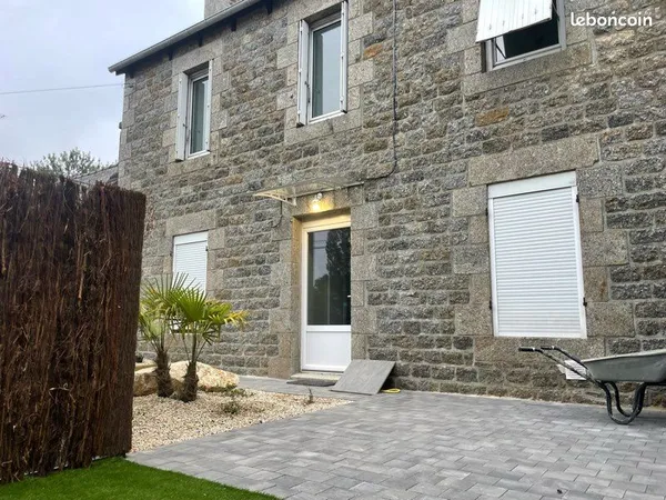 Maison, trois chambres à Begard