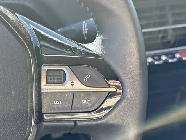Peugeot 208 puretech 100 s&amp;s bvm6 — photo 15
