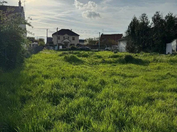 Terrain constructible 1262 m²