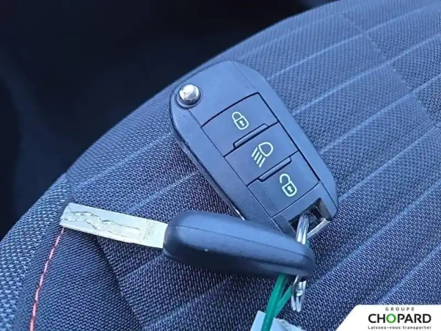 Peugeot 208 puretech 75 s&amp;s bvm5 — photo 95