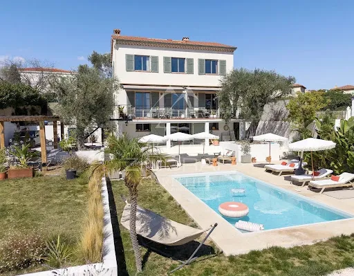 Maison 7 pièces 191 m²