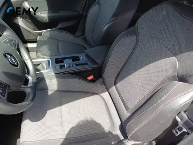 Renault Megane iv berline blue dci 115 edc — photo 9