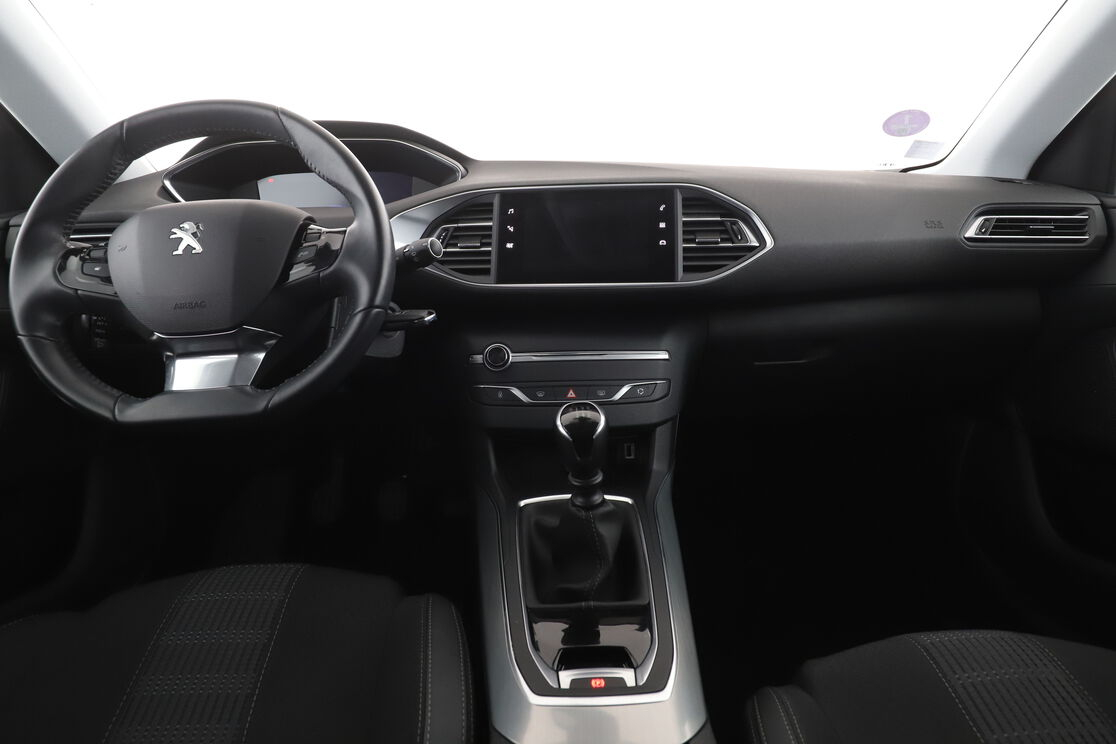 Peugeot 308 1.2 PureTech Allure — photo 11