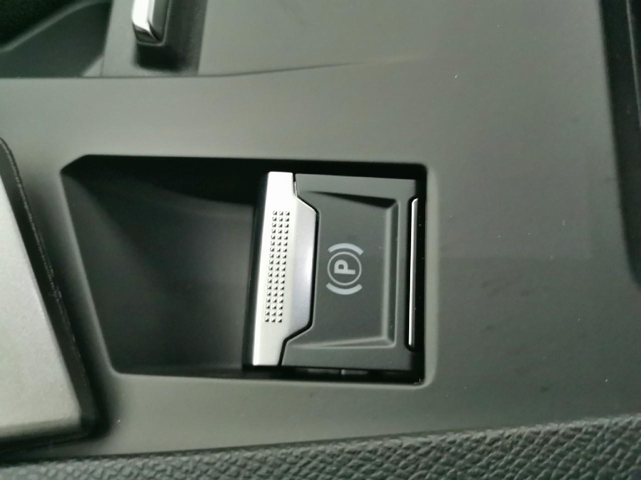 Peugeot 308 hybrid 145 e-dcs6 style — photo 20