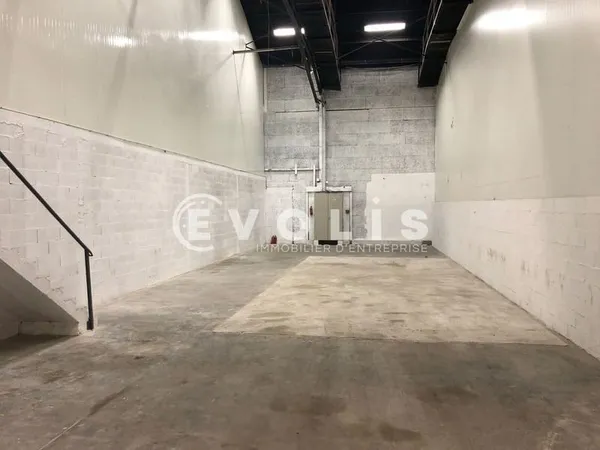 Locaux d'activité - A LOUER - 291 m² divisibles à partir de 111 m²