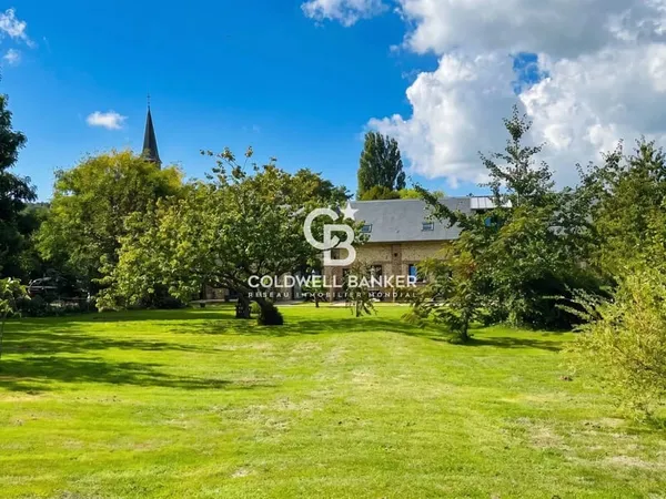 DOMAINE DE 350M² - MAISON D HABITATION ET AVEC 5 GITES - 14600 HONFLEUR