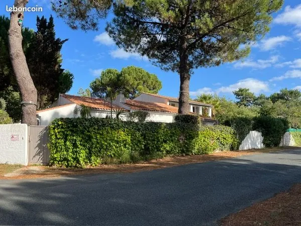 Belle maison près de la plage et la forêt