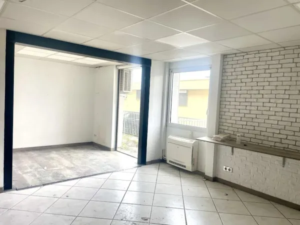 Local 7 pièces 116 m²