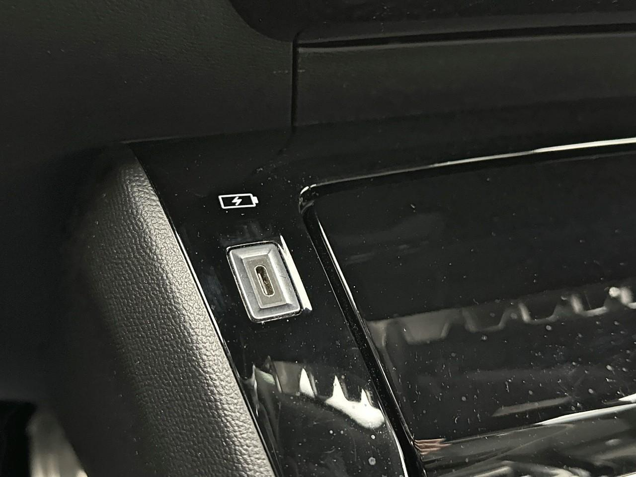 Peugeot 2008 puretech 130 s&s eat8 gt — photo 29