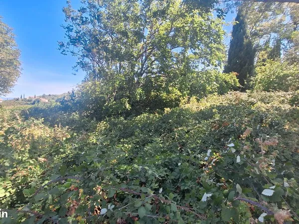 Terrain 650 m² TULETTE