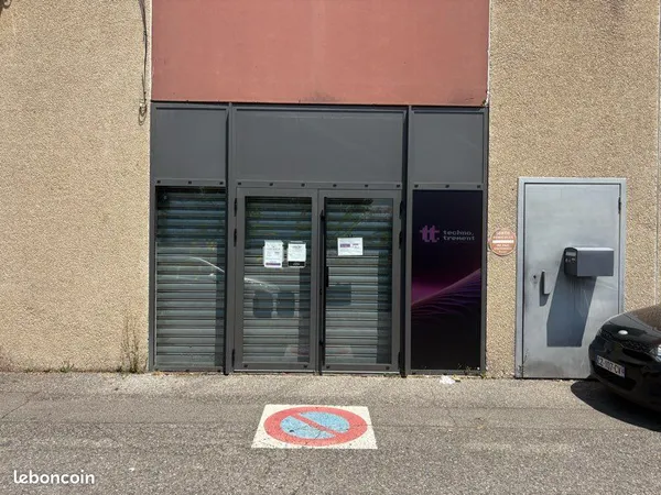 Local d'activité 91 m² à louer — ZI St-Christophe, Digne