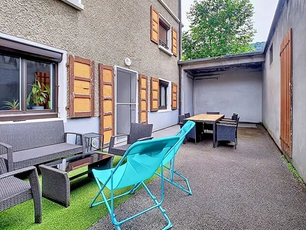 Appartement Habere Lullin T4 de 74 m2 avec cour intérieur de 40 m² et garage double