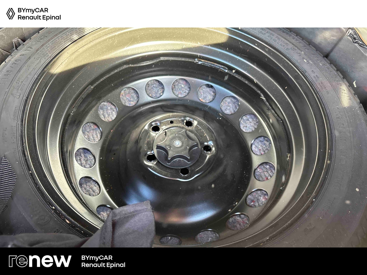 Renault Scenic TCe 140 FAP EDC — photo 15