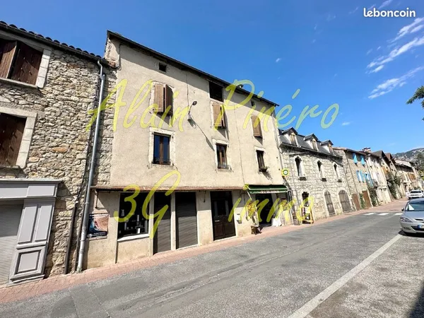 Le rozier - lozere - 310 m² - maison t7 + locaux commerciaux - 174 000 exclusivité