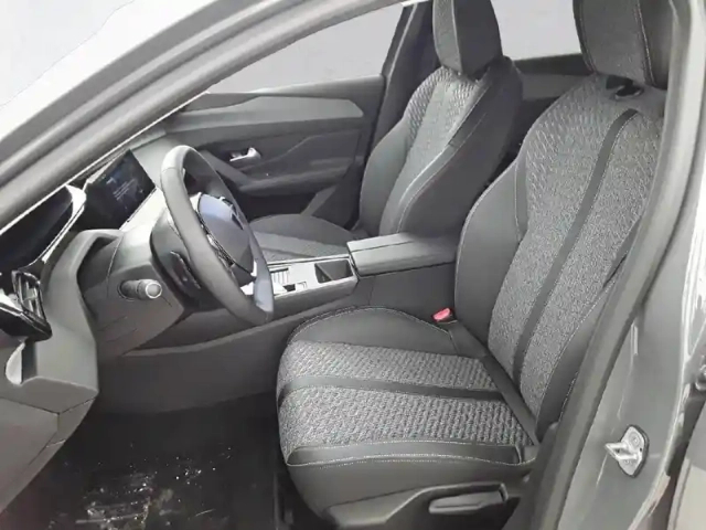 Peugeot 308 sw hybrid 145 e-dcs6 — photo 11