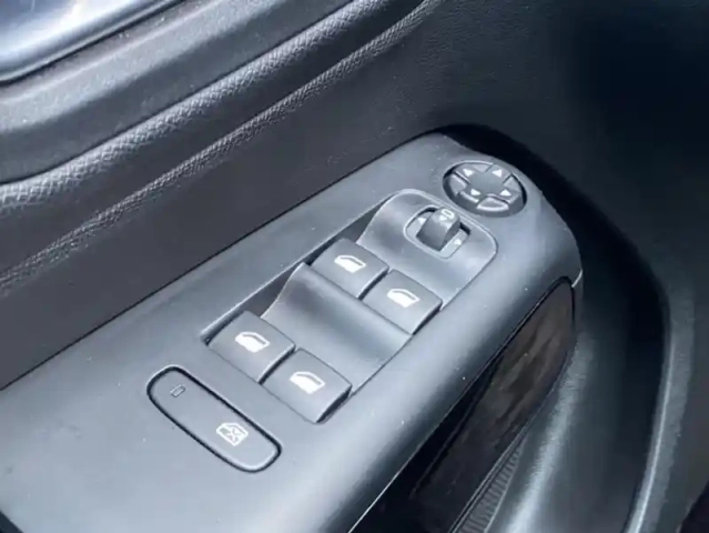 Citroën C5 Aircross hybride rechargeable 180 e-eat8 c-series — photo 23