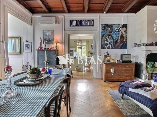 Maison de plain-pied 10 pièces 206 m²