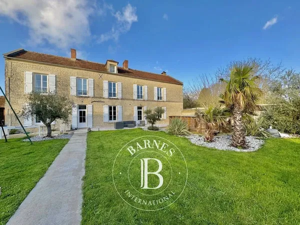 Maison 8 pièces 240 m²