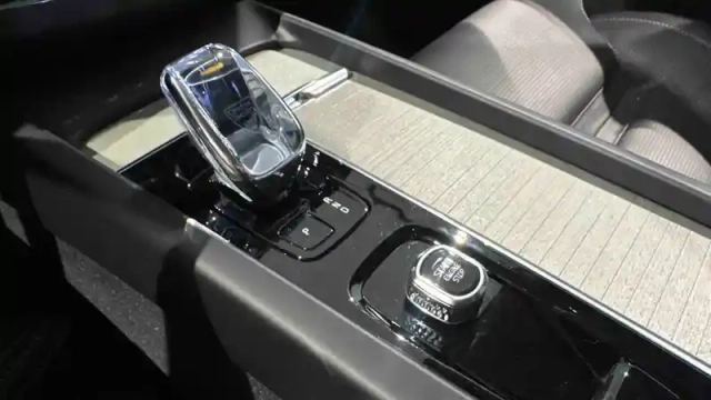 Volvo Xc60 t6 recharge awd 253 ch + 145 ch geartronic 8 — photo 23